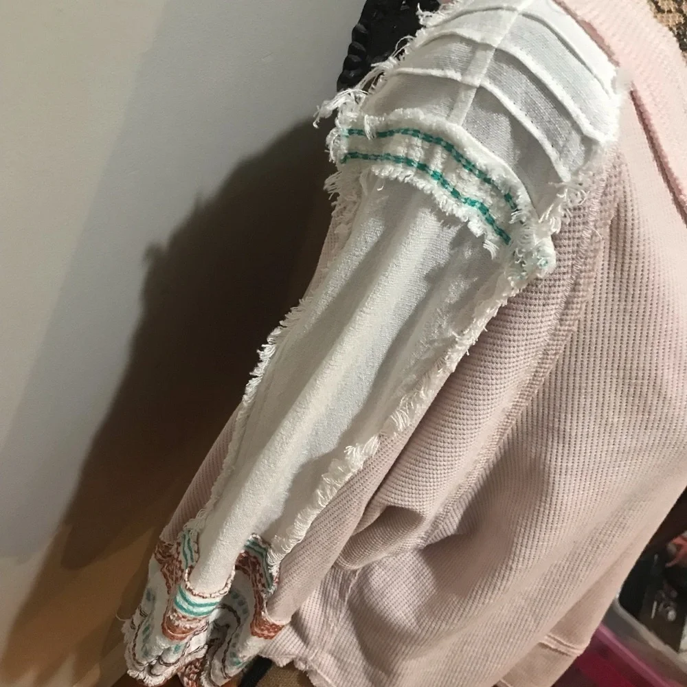 🌸FREE PEOPLE We The Free Embroidered Bubble Top